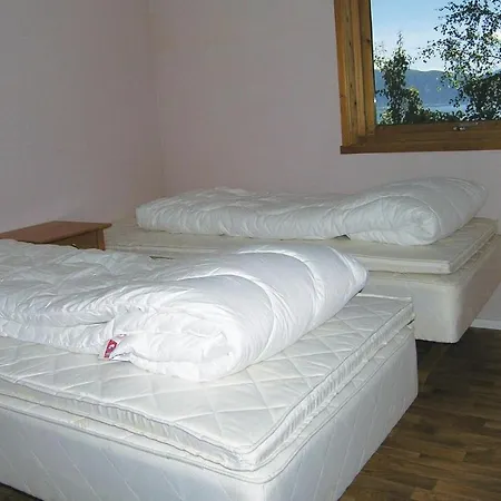 2 Bedroom Beautiful In Balestrand * Tuve