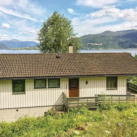 2 Bedroom Beautiful In Balestrand